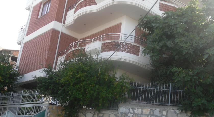 Апартаменты Lux Apartments