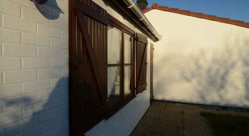 Апартаменты Holiday Home Zeewinde Bredene