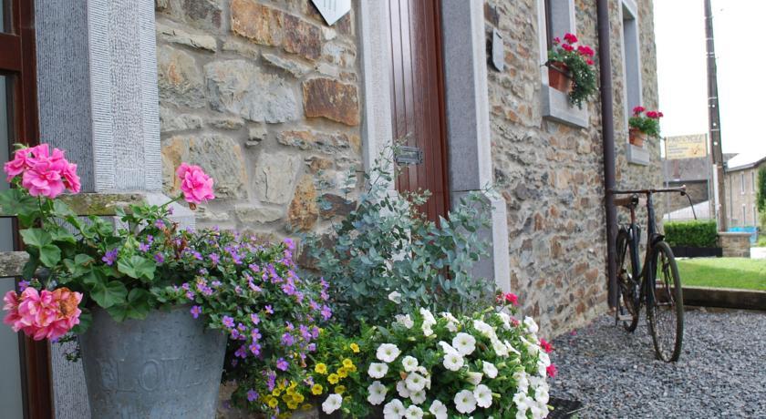 Отель Holiday Home Cote Fenil Jehonville
