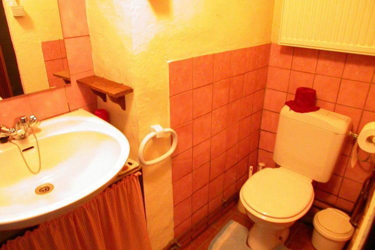 Апартаменты Holiday Home L Abri Au Lierre Porcheresse
