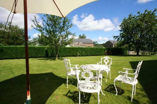 Отель Holiday Home Les Lilas Porcheresse