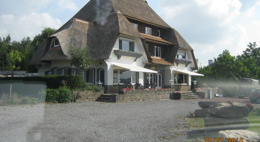 Отель Arconaty Hotel