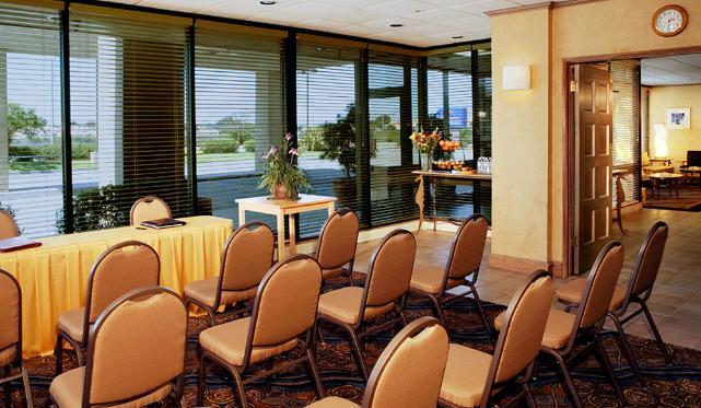 Отель Holiday Inn Express at Monterey Bay