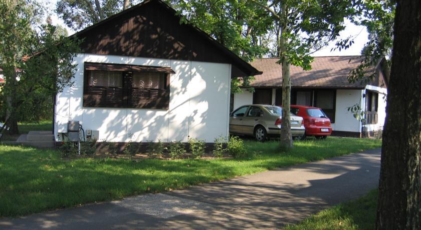 Отель Bungalows & Camping Cserkeszőlő