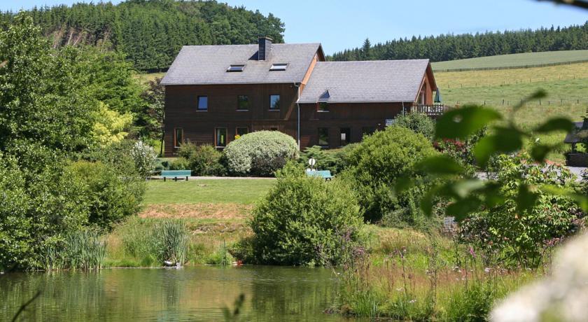 Отель Holiday Home Du Lac Hompre/Vauxsursure
