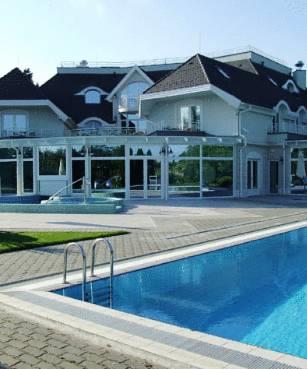 Отель Liget Wellness és Konferencia Hotel