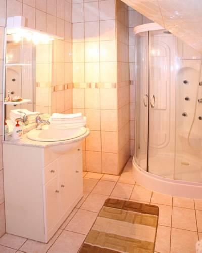 Отель Bástya Wellness Hotel (Nyírbátor)