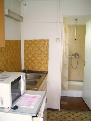 Отель Kristályfürdő és Kemping