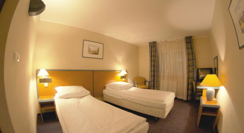 Отель Hotel TenisHouse
