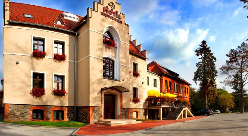 Отель Hotel Niemcza Spa