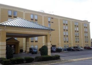 Отель Clarion Inn & Suites Chattanooga