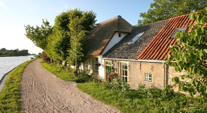 Мини-отель B&B Rechthuis van Zouteveen