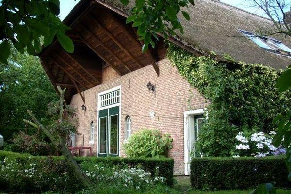 Отель Holiday Home De Rozenhof Kedichem