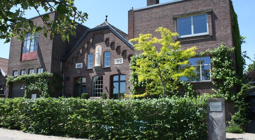 Мини-отель Bed & Breakfast De Melkfabriek