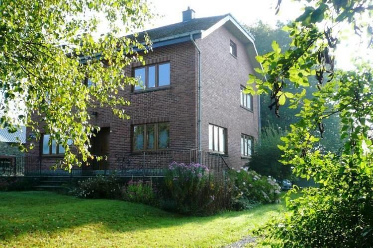 Апартаменты Holiday Home Cheneal Pierre Manhay