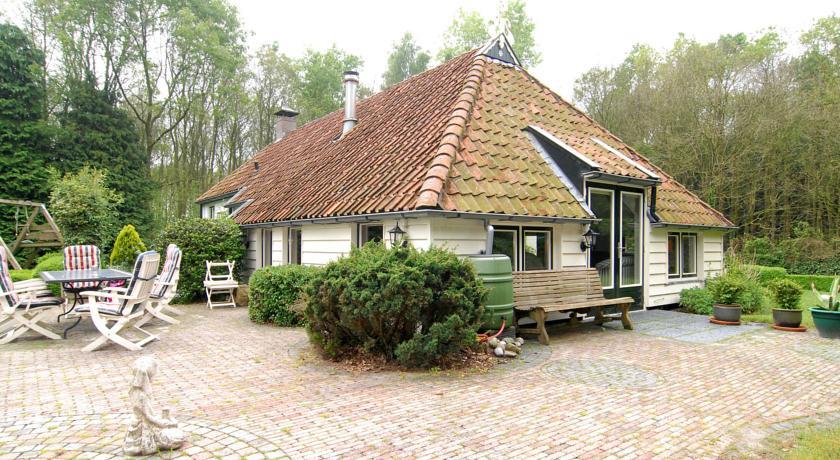 Отель Holiday Home Yasmijn Zandhuizen