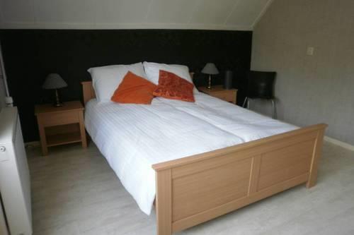 Отель Holiday Home De Ploeg Kootwijkerbroek