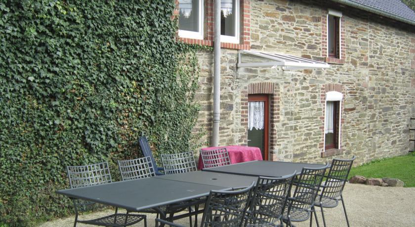 Отель Holiday Home Vennhaus Butgenbachkuchelscheid