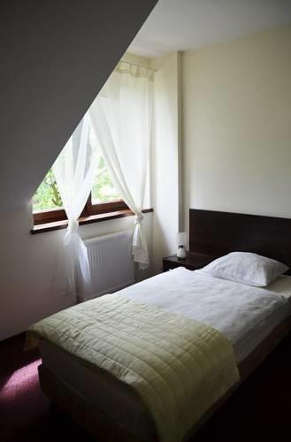 Отель Hotel Cynamon