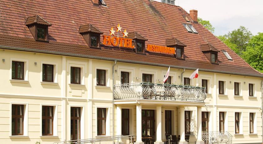 Отель Hotel Świętoborzec