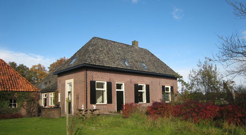 Отель Holiday Home T Dwarshuus Halle