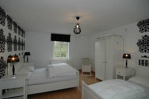 Отель Holiday Home Geulvallei Gemmenich