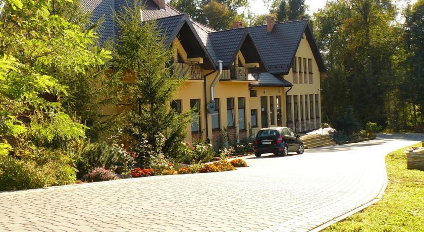 Отель Zajazd Pod Lipą