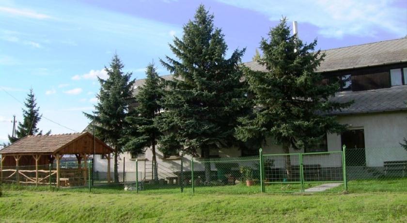 Гостевой дом Ezüstfenyő Turistaszálló Halimba