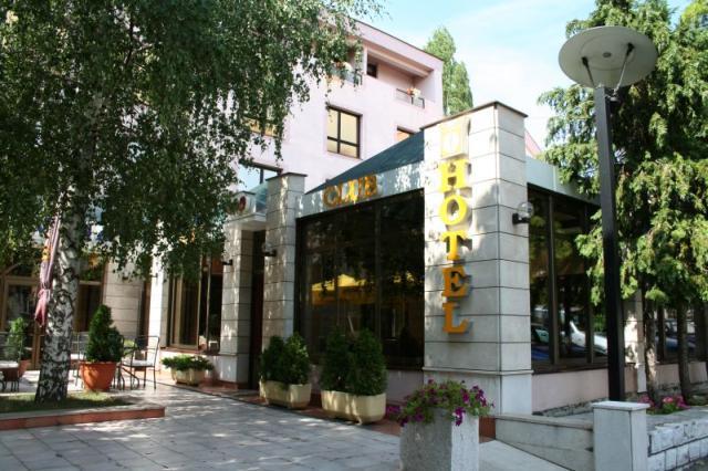 Отель Hotel Dinara