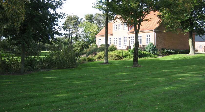 Мини-отель Karolinelund Apartments