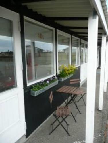 Отель Lønstrup Camping Cottages & Rooms