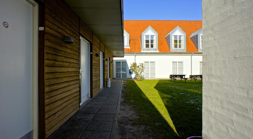 Отель Helnan Aarslev Motel