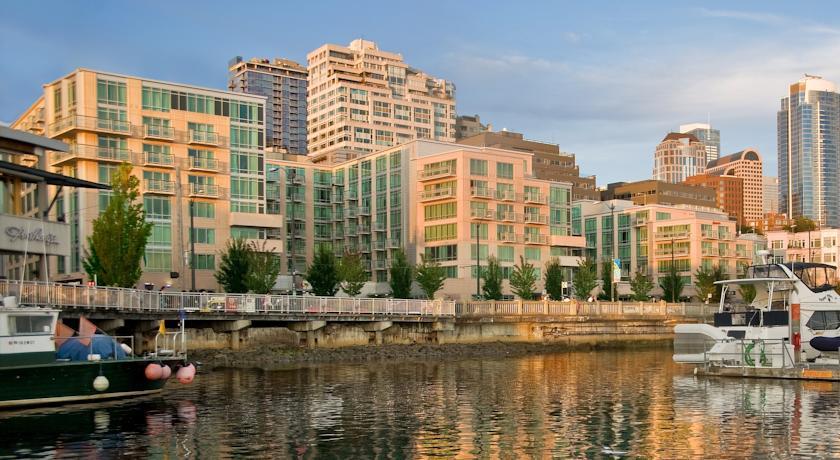 Отель Marriott Seattle Waterfront