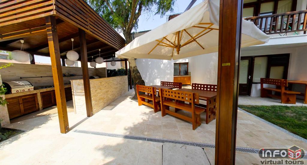 Хостел Hostel White Inn