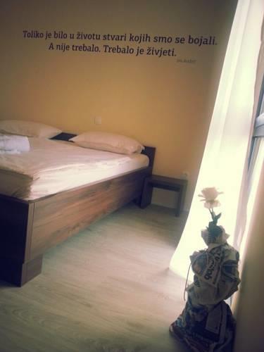 Отель Hotel Emporium