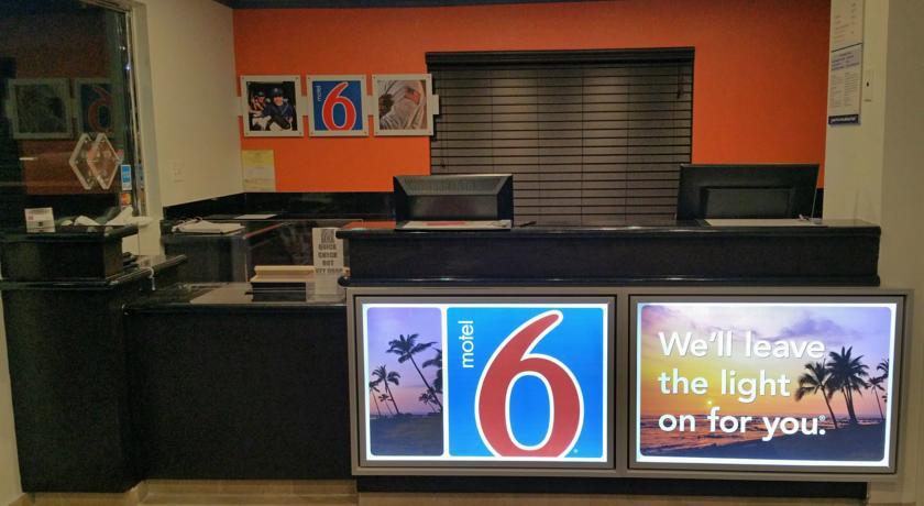Отель Travelodge Anaheim Buena Park