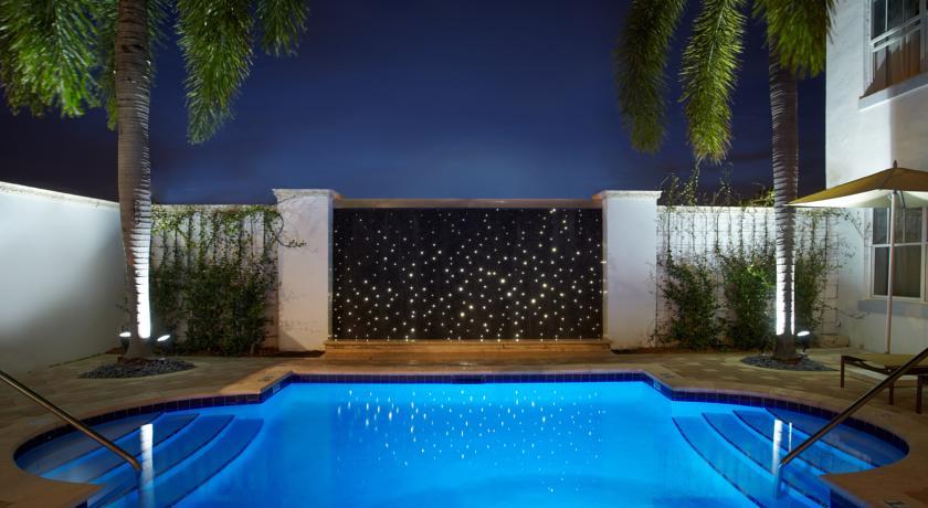 Blue Moon Hotel