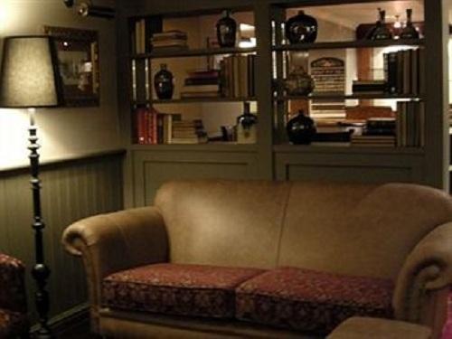Отель Woolpack Country Inn