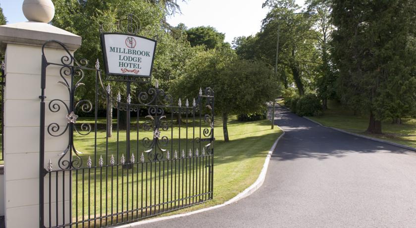 Отель Millbrook Lodge Hotel