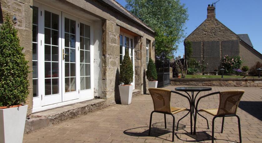 Апартаменты The Coach House Self Catering Apartment