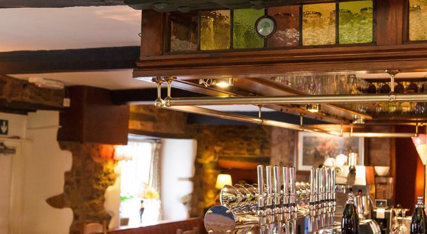 Отель White Horse Inn & Restaurant