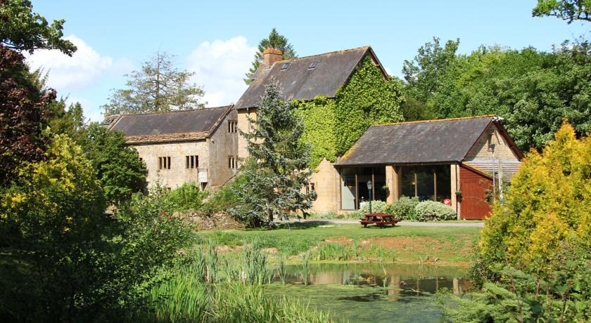 Отель Haselbury Mill