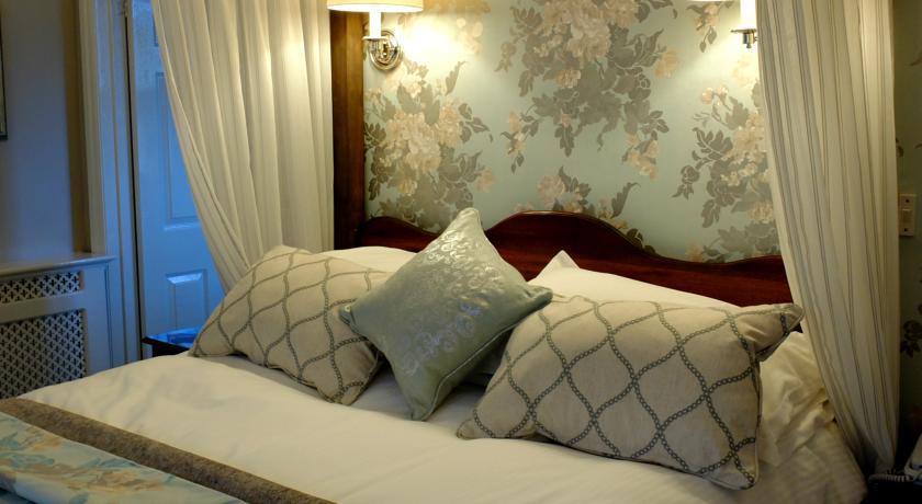 Отель Bridge Hotel