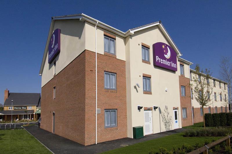 Отель Premier Inn Canterbury North/ Herne Bay