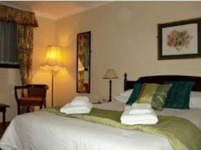 Отель The Devil's Punchbowl Hotel