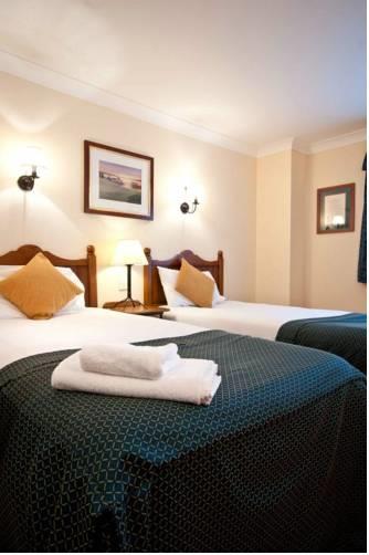 Отель Innkeeper's Lodge Huddersfield, Kirkburton