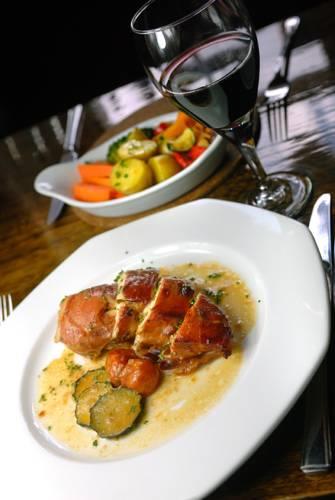 Отель The Pheasant Inn