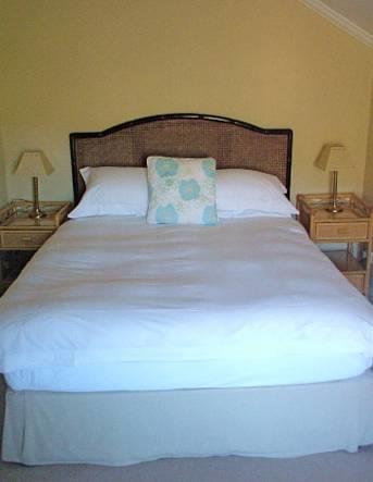 Отель The Colonsay Hotel