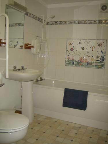 Апартаменты Dolphin Bay Suites