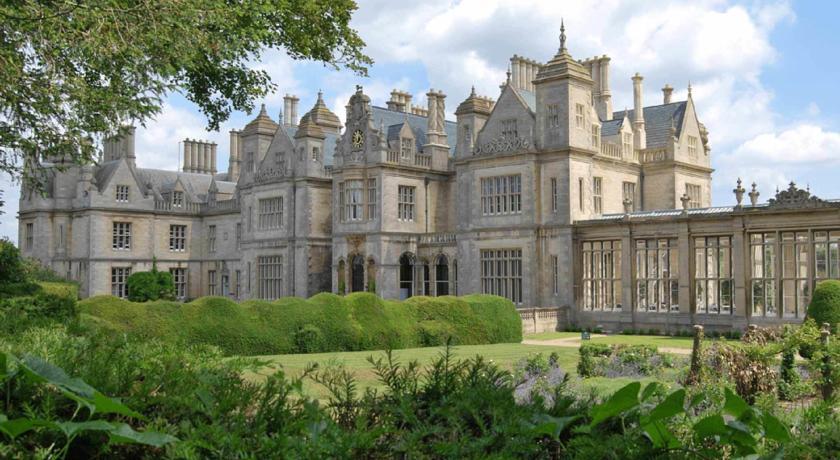 Отель Stoke Rochford Hall
